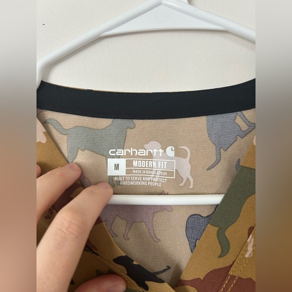 Carhartt Force Dog Park Print V-Neck Scrub Top Size Medium - Picture 3 of 7